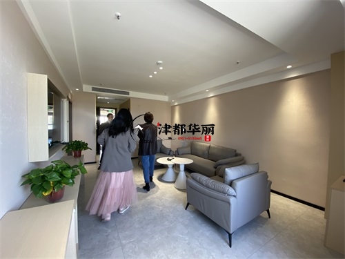 盐池装修公司|盐池程封酒店改造装修现场量尺